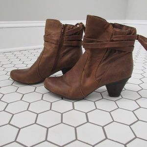Bear Traps ankle boots
